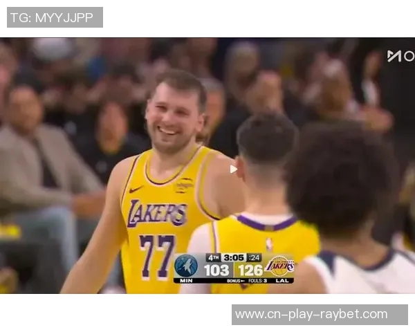 东契奇轻松战胜雷迪克玩匹克球引发笑声让他气坏了真是太有趣了